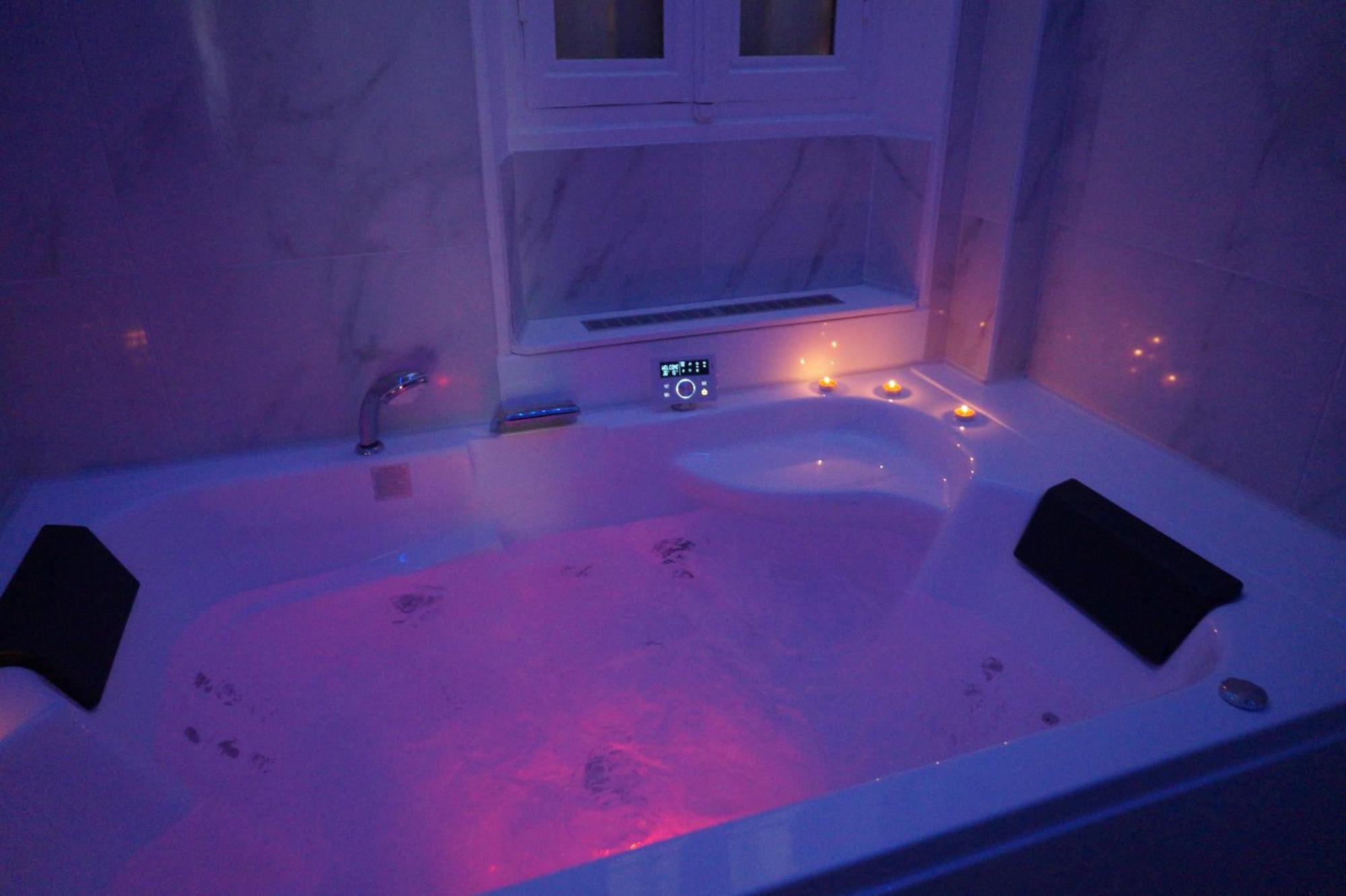 L'Experience Appartement & Spa Prive Chambéry Esterno foto